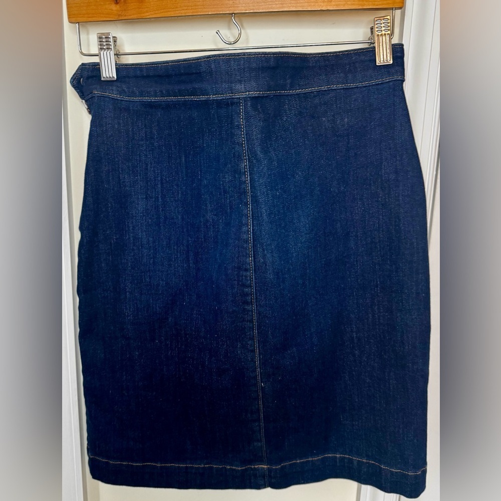 Ann Taylor Factory denim pencil
Skirt 10 Petite - Picture 2 of 7